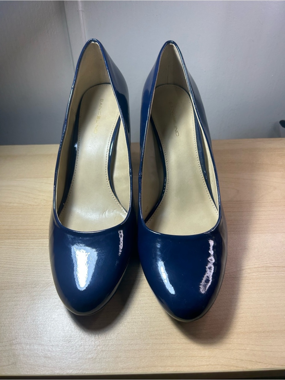 Bandolino Glossy Navy Patent Pointed-Toe Pumps Size 10.5M